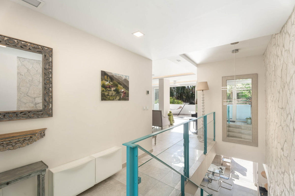 6 Bed Townhouse for sale in El Rosario Costa Del Sol, Málaga, Spain