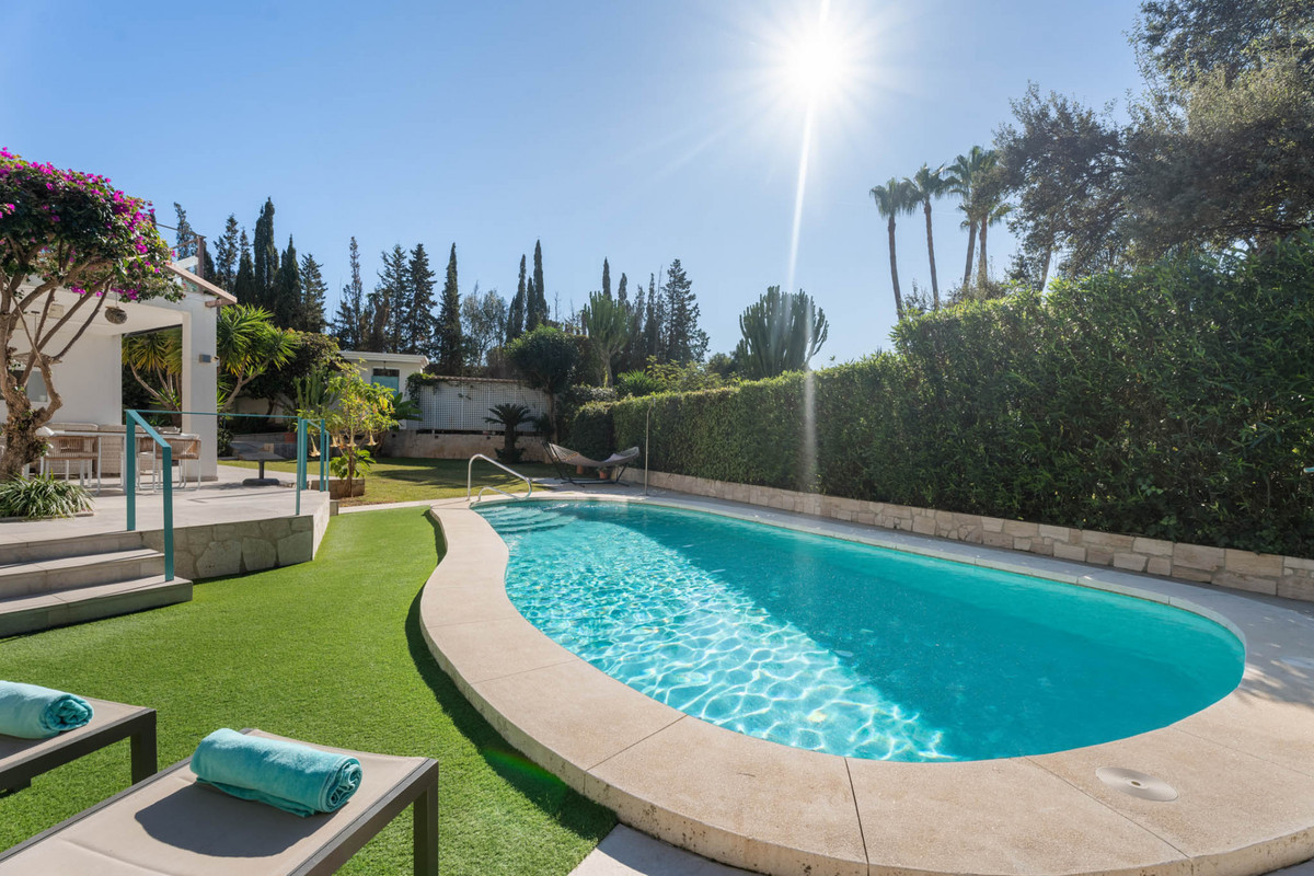 6 Bed Townhouse for sale in El Rosario Costa Del Sol, Málaga, Spain