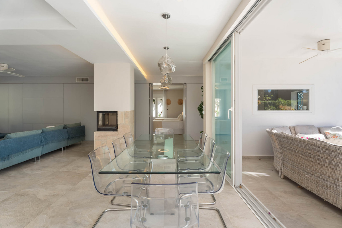6 Bed Townhouse for sale in El Rosario Costa Del Sol, Málaga, Spain