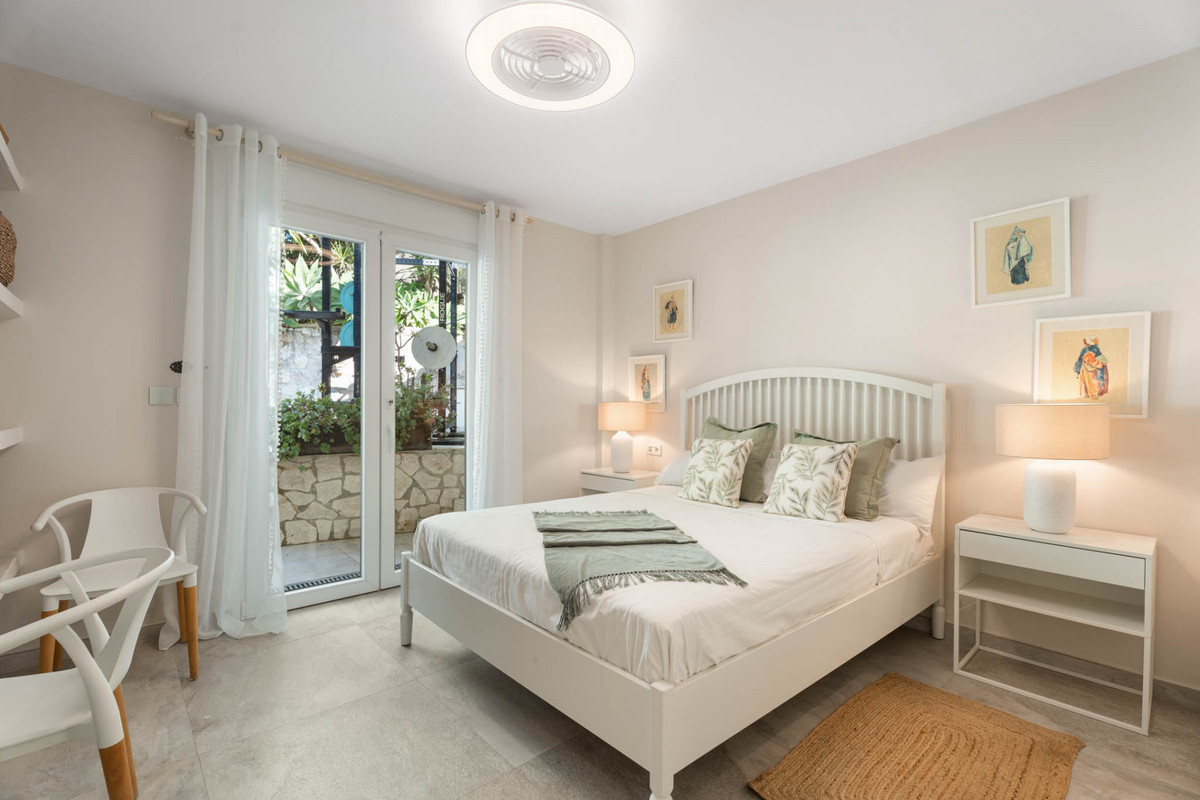 6 Bed Townhouse for sale in El Rosario Costa Del Sol, Málaga, Spain