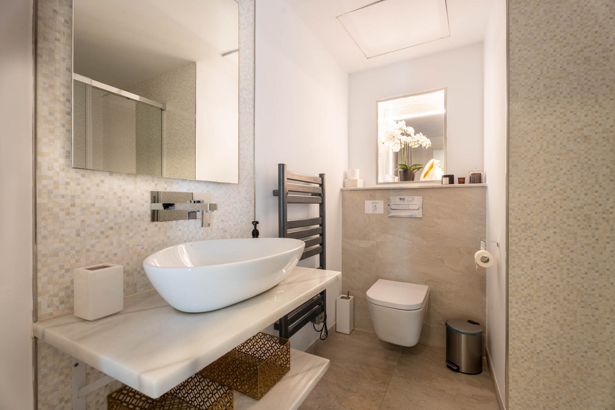 6 Bed Townhouse for sale in El Rosario Costa Del Sol, Málaga, Spain