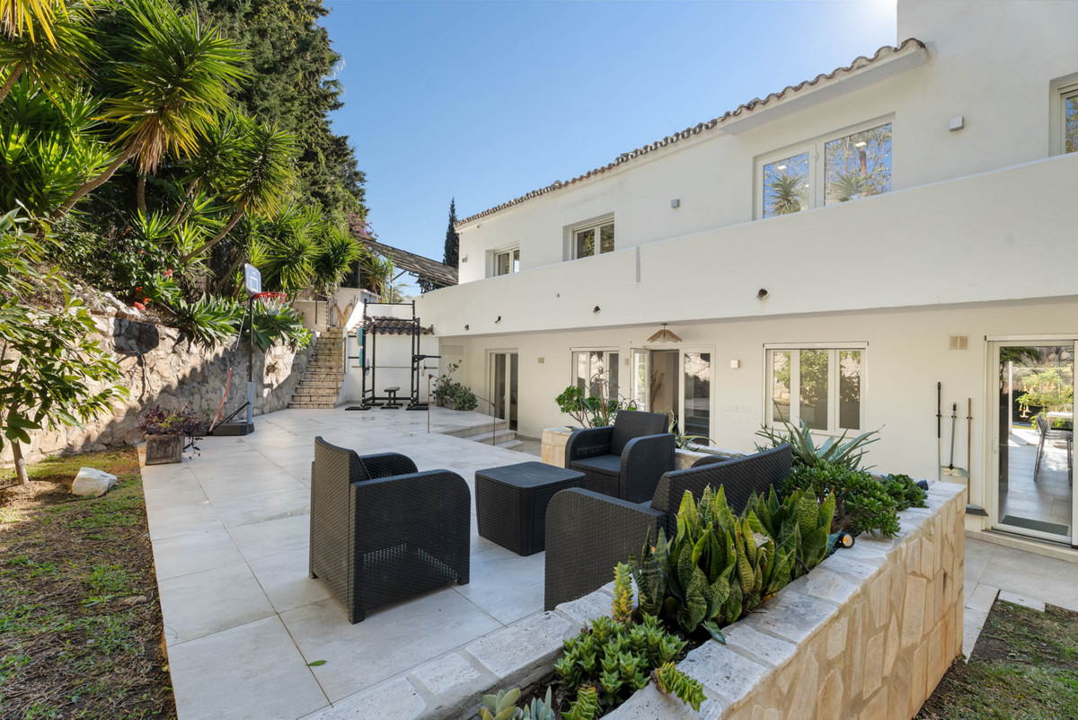 6 Bed Townhouse for sale in El Rosario Costa Del Sol, Málaga, Spain