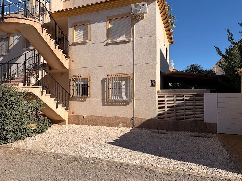 Se vende Bungalow de 2 dormitorios en Costa Blanca, Alicante, España