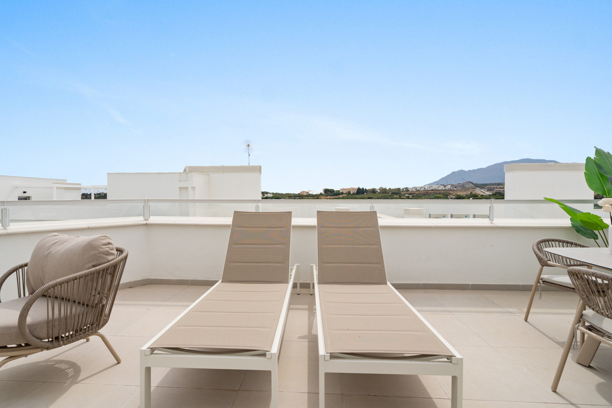 3 Bed Apartment for sale in Estepona Costa Del Sol, Málaga, Spain