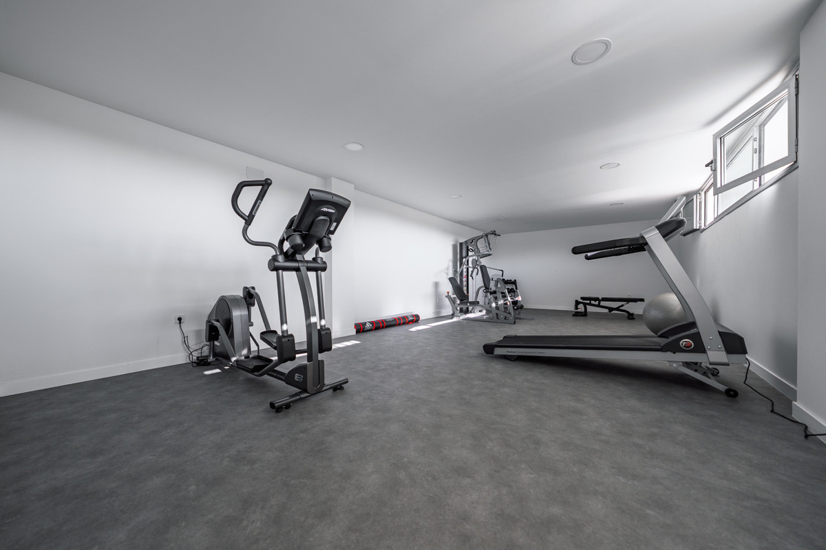 3 Bed Apartment for sale in Estepona Costa Del Sol, Málaga, Spain