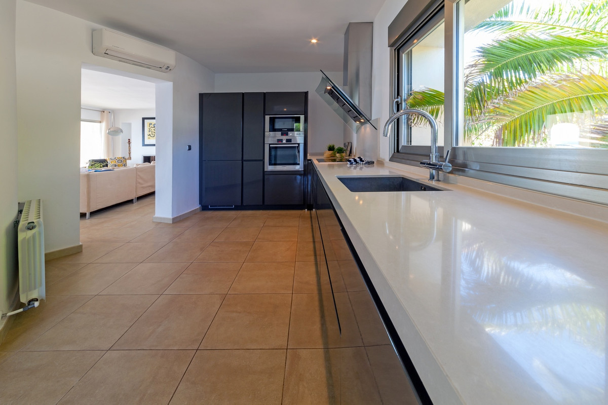 6 Bed Townhouse for sale in Javea Costa Blanca, Alicante, Spain
