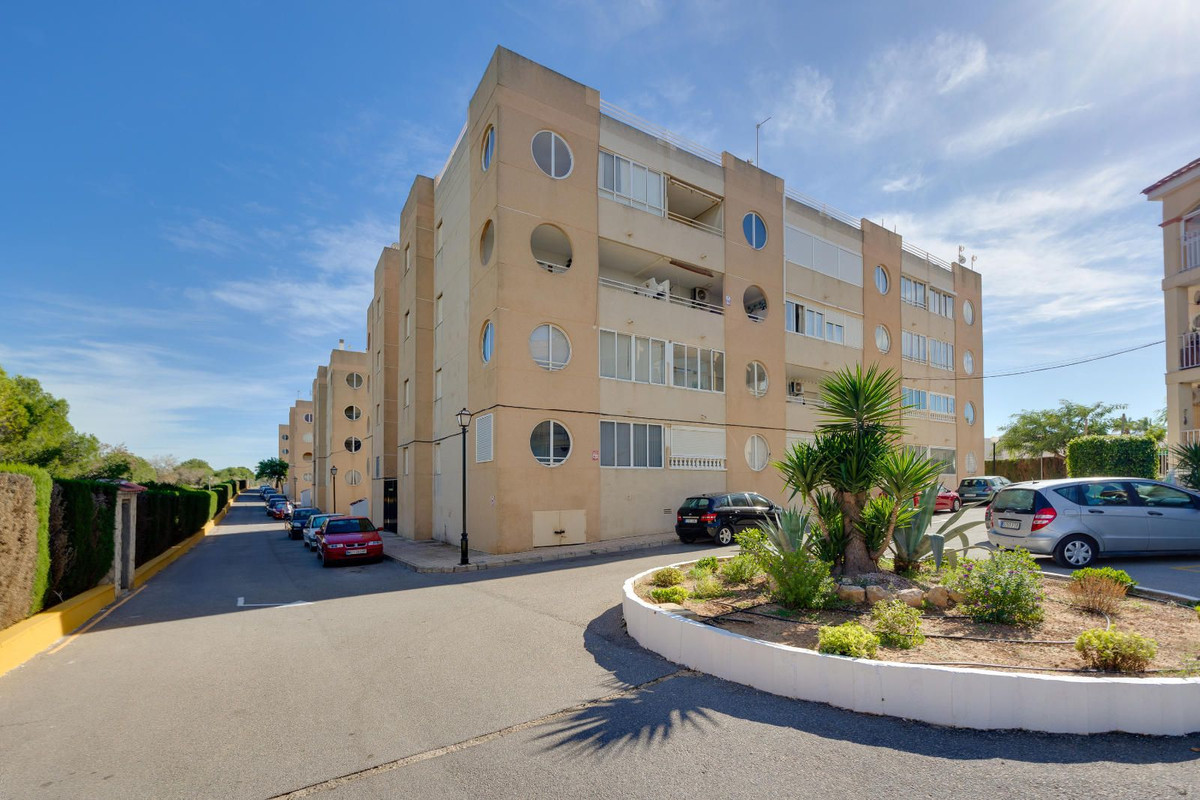 Se vende Apartamento Planta Baja de 3 dormitorios en Costa Blanca, Alicante, España