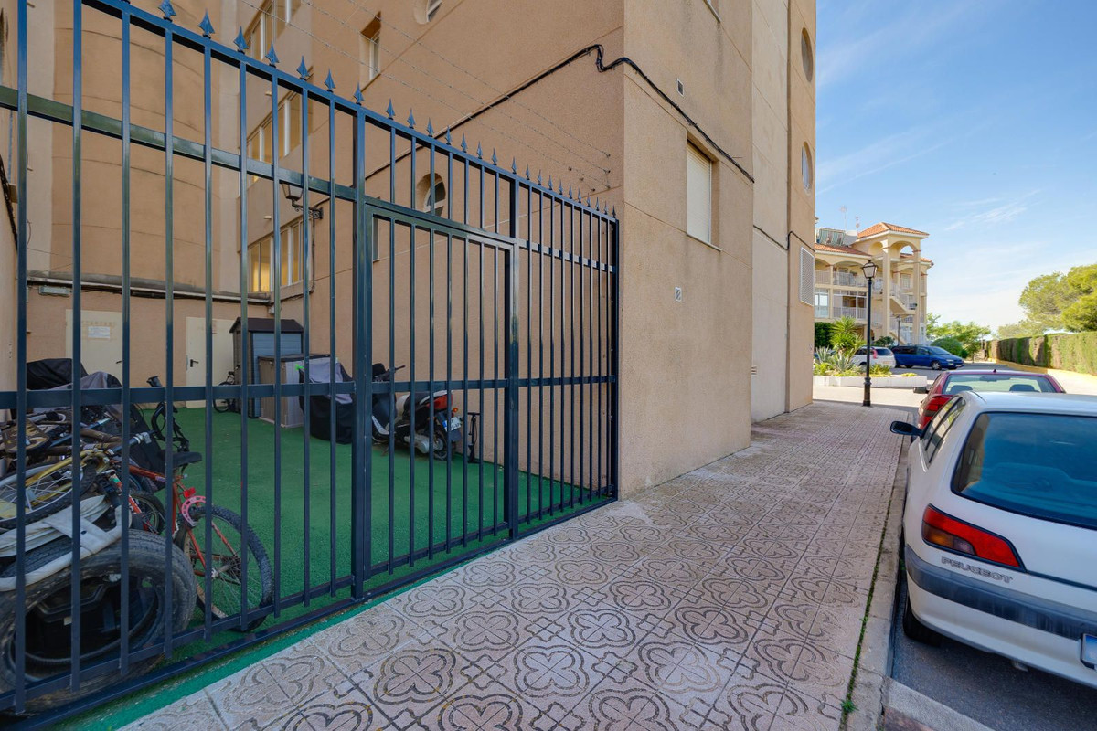 Se vende Apartamento Planta Baja de 3 dormitorios en Costa Blanca, Alicante, España
