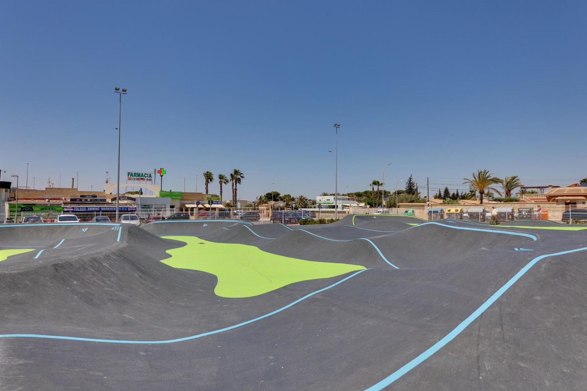 Se vende Apartamento Planta Baja de 3 dormitorios en Costa Blanca, Alicante, España