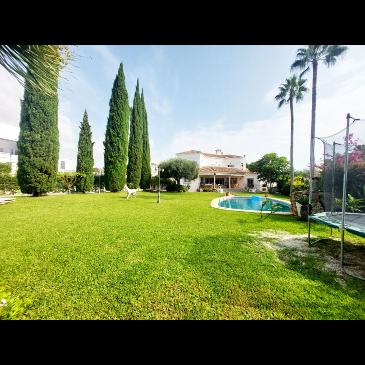 8 Bed Townhouse for sale in Benalmadena Costa Costa Del Sol, Málaga, Spain