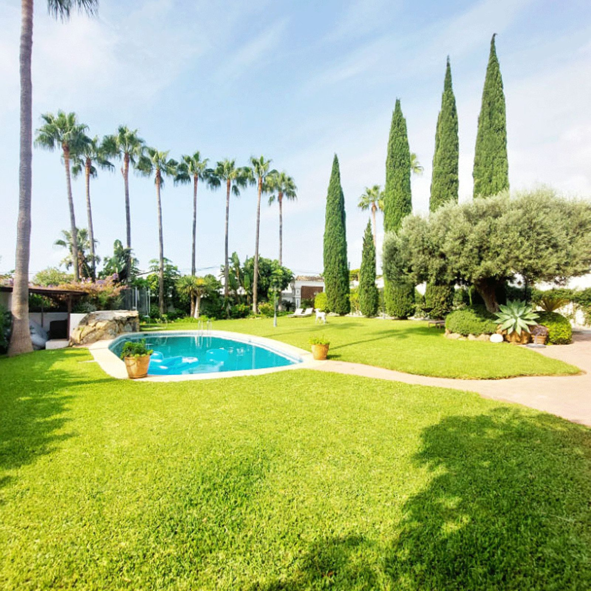 8 Bed Townhouse for sale in Benalmadena Costa Costa Del Sol, Málaga, Spain