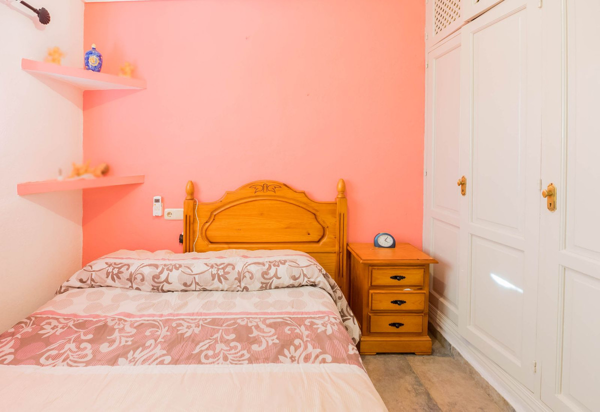 4 Bed Townhouse for sale in Tolox Costa Del Sol, Málaga, Spain