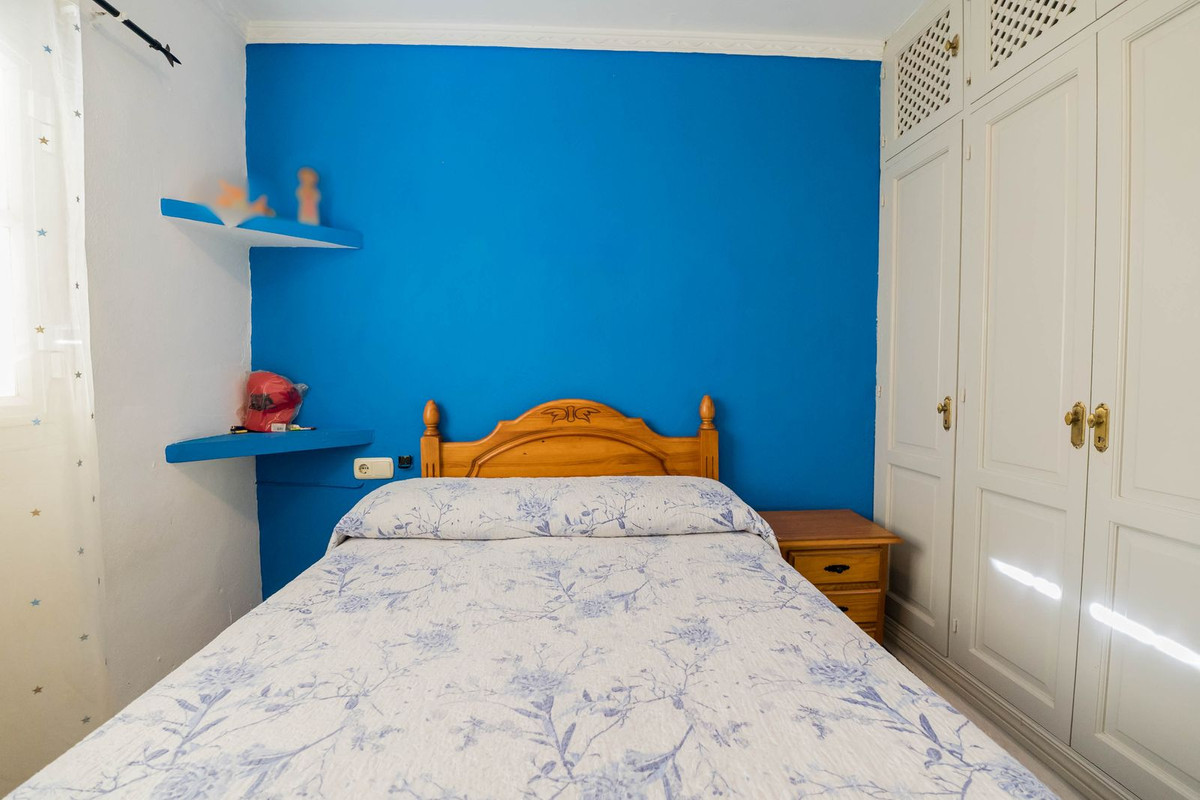 4 Bed Townhouse for sale in Tolox Costa Del Sol, Málaga, Spain