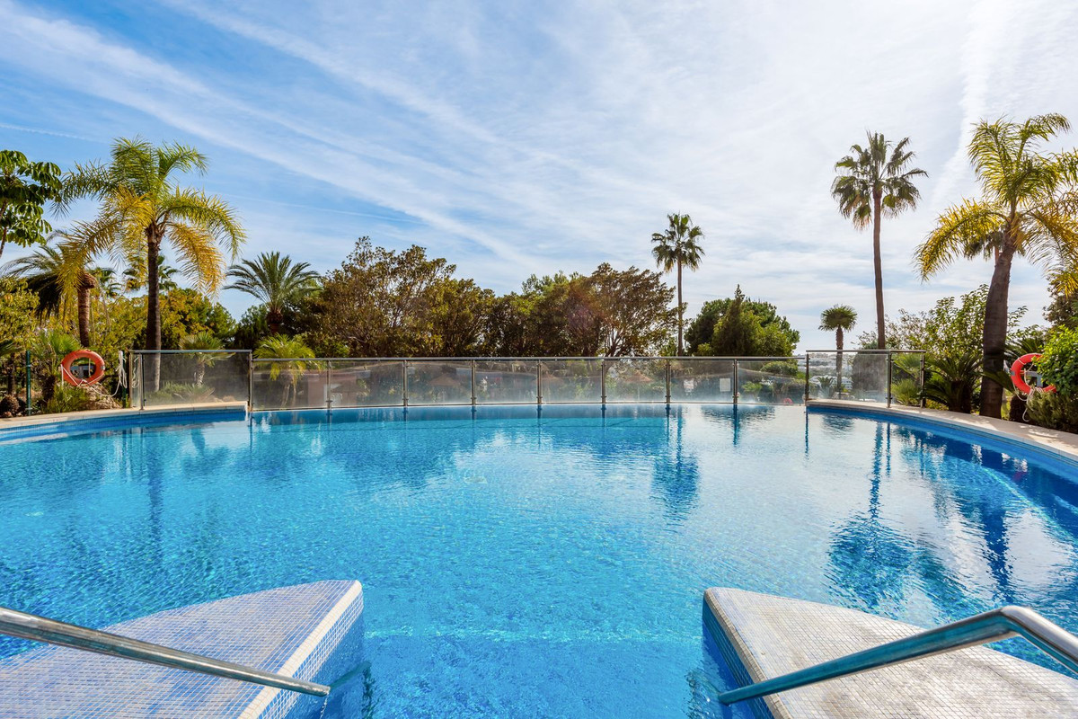 2 Bed Apartment for sale in Nueva Andalucía Costa Del Sol, Málaga, Spain