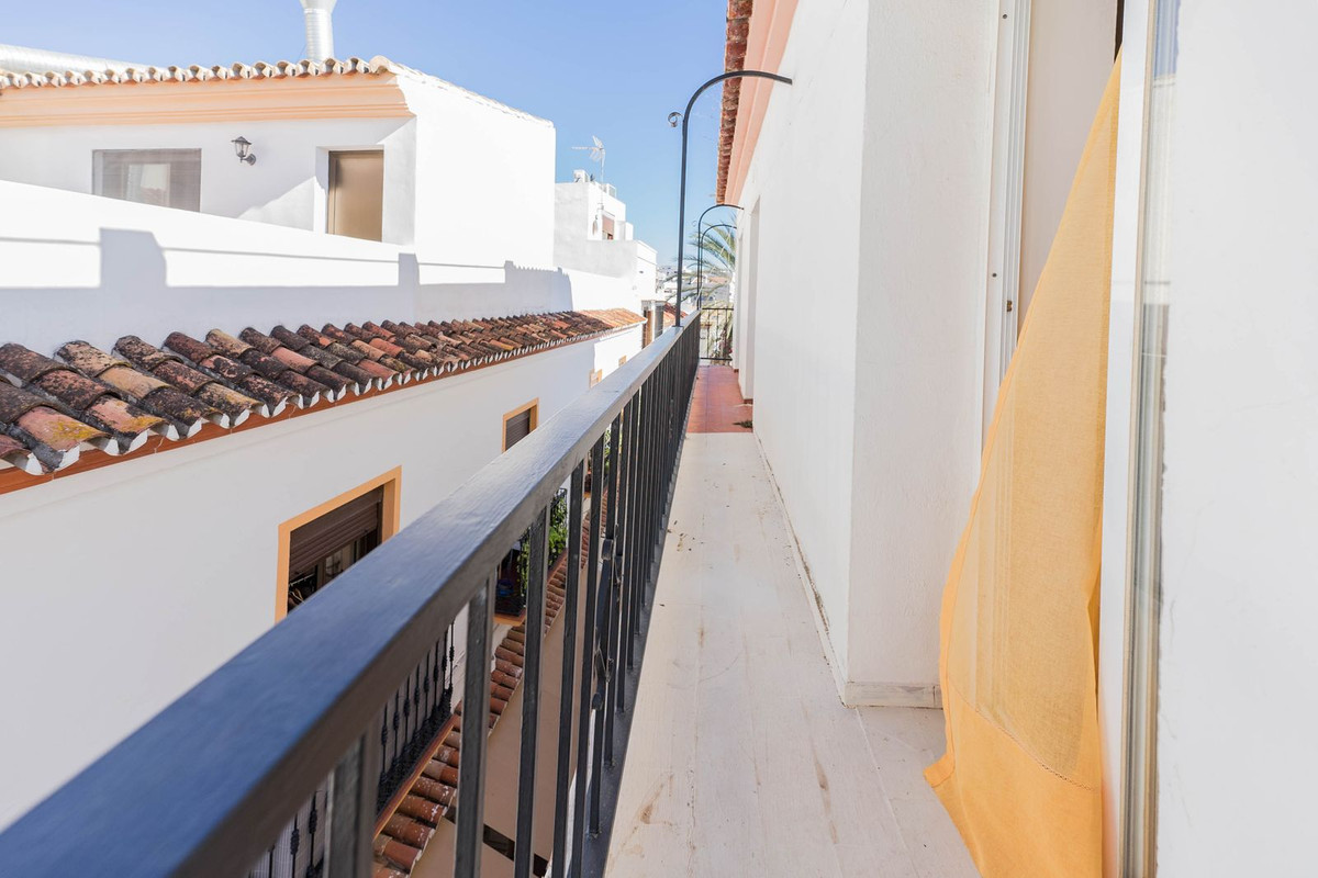6 Bed Townhouse for sale in Marbella Costa Del Sol, Málaga, Spain