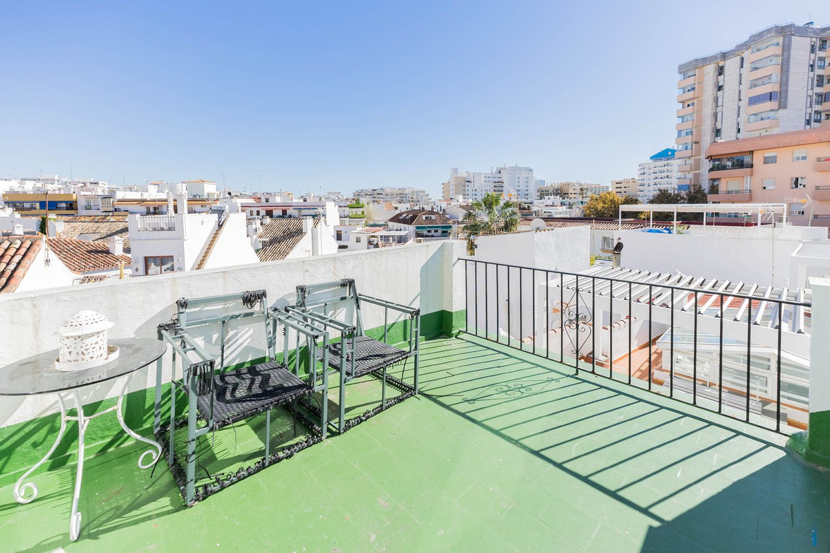 6 Bed Townhouse for sale in Marbella Costa Del Sol, Málaga, Spain