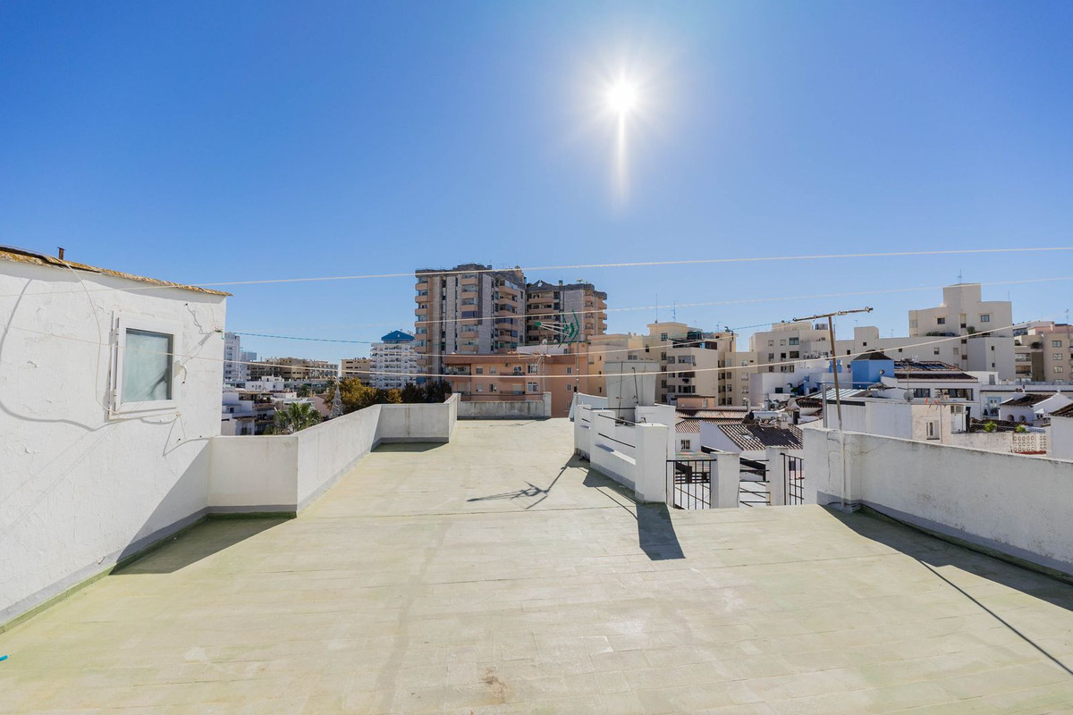 6 Bed Townhouse for sale in Marbella Costa Del Sol, Málaga, Spain