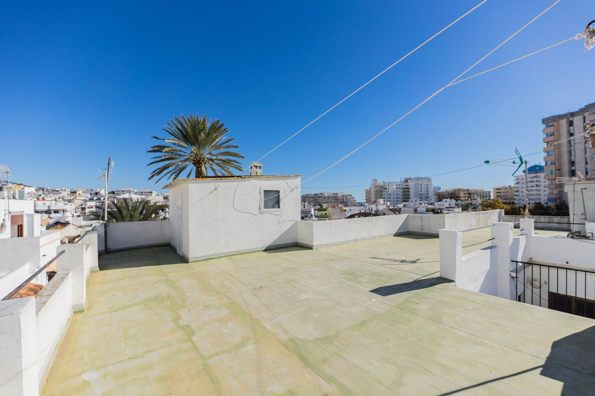 6 Bed Townhouse for sale in Marbella Costa Del Sol, Málaga, Spain