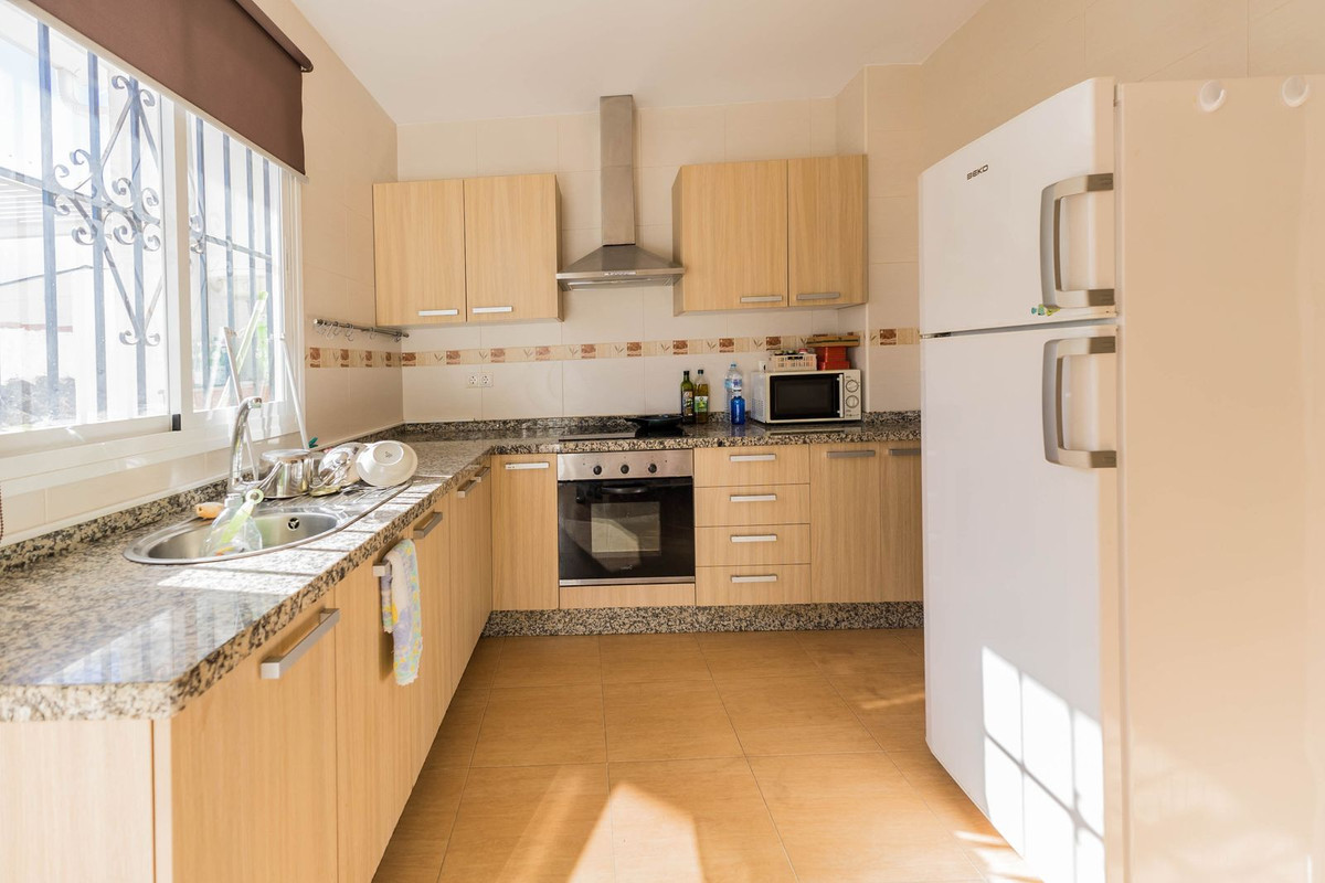 6 Bed Townhouse for sale in Marbella Costa Del Sol, Málaga, Spain