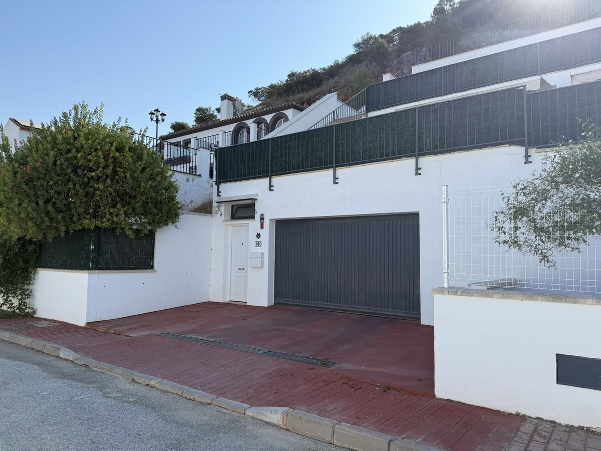 Se vende Villa - Chalet de 3 dormitorios en Costa Del Sol, Málaga, España