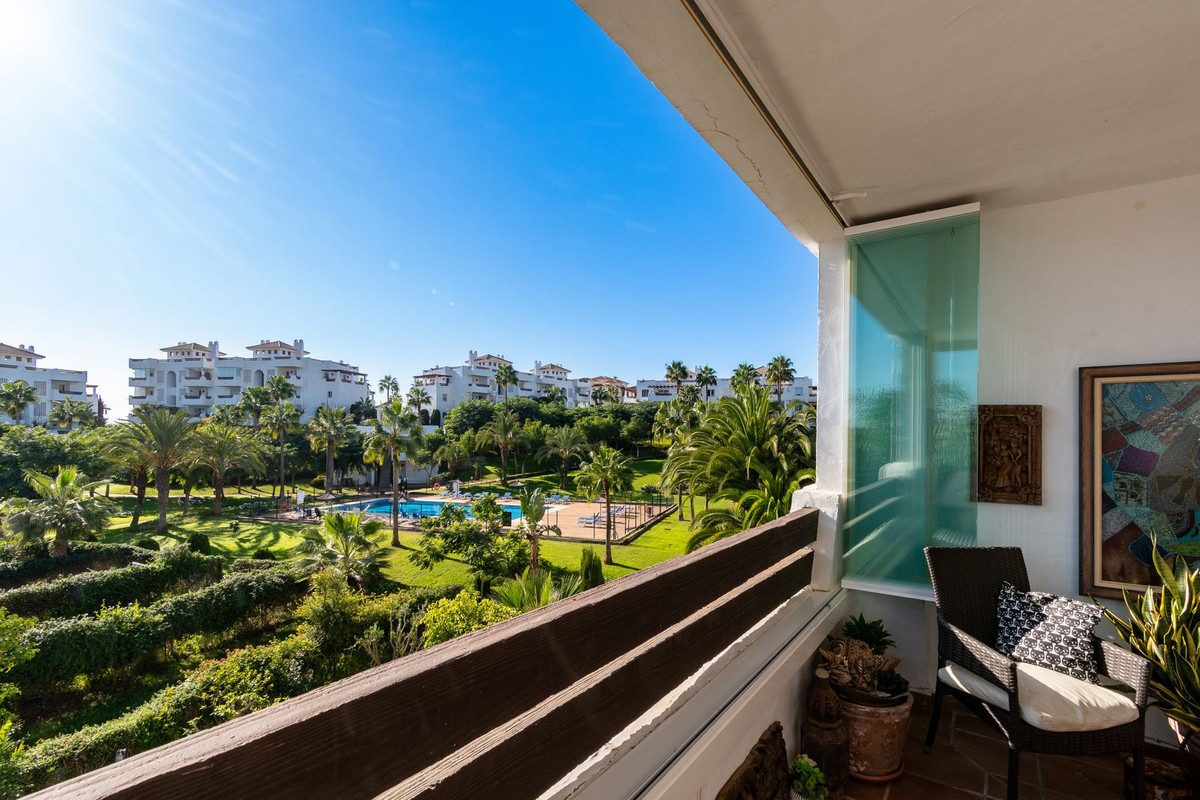 3 Bed Apartment for sale in Estepona Costa Del Sol, Málaga, Spain