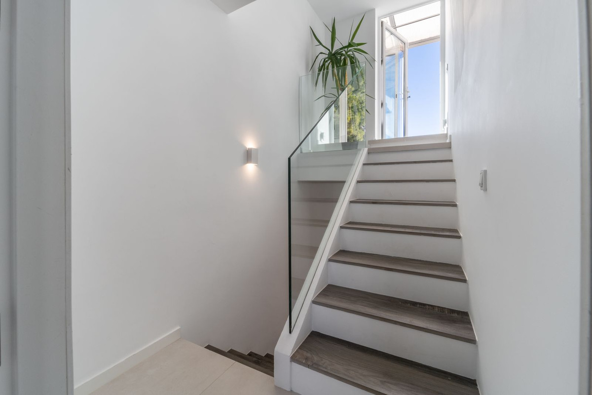 4 Bed Townhouse for sale in Nueva Andalucía Costa Del Sol, Málaga, Spain