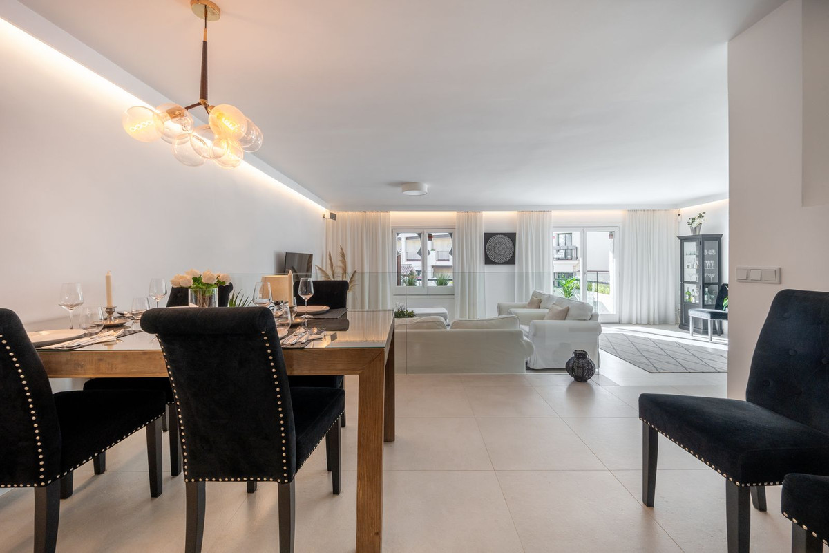 4 Bed Townhouse for sale in Nueva Andalucía Costa Del Sol, Málaga, Spain