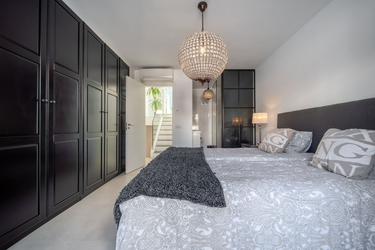 4 Bed Townhouse for sale in Nueva Andalucía Costa Del Sol, Málaga, Spain