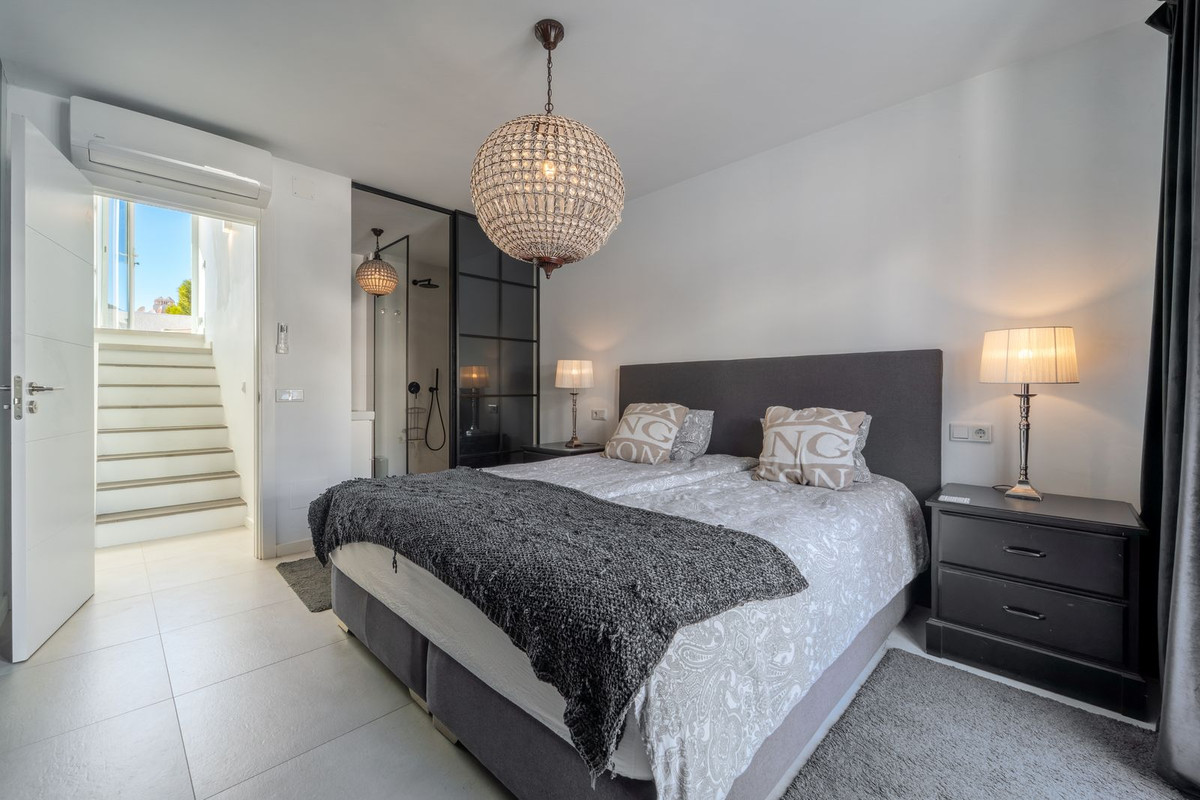 4 Bed Townhouse for sale in Nueva Andalucía Costa Del Sol, Málaga, Spain