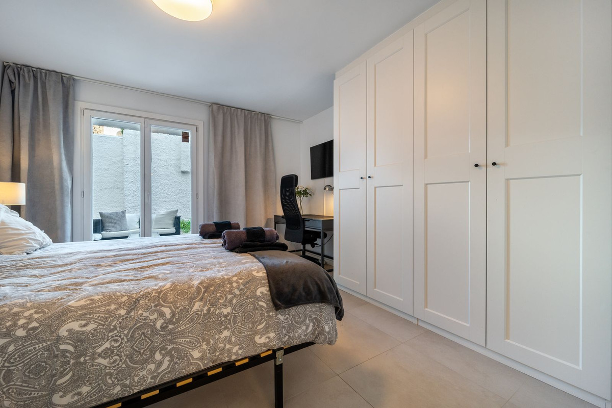 4 Bed Townhouse for sale in Nueva Andalucía Costa Del Sol, Málaga, Spain