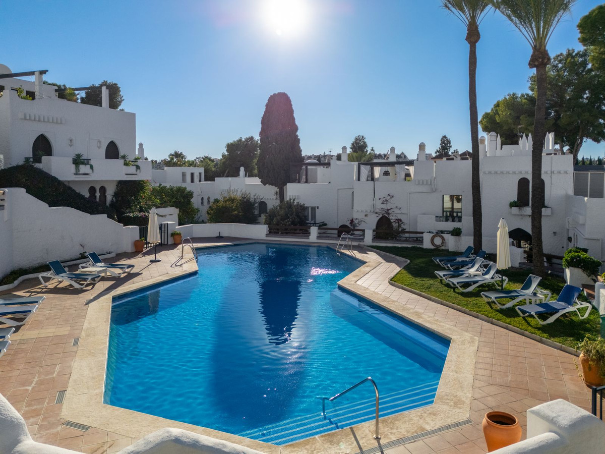 4 Bed Townhouse for sale in Nueva Andalucía Costa Del Sol, Málaga, Spain