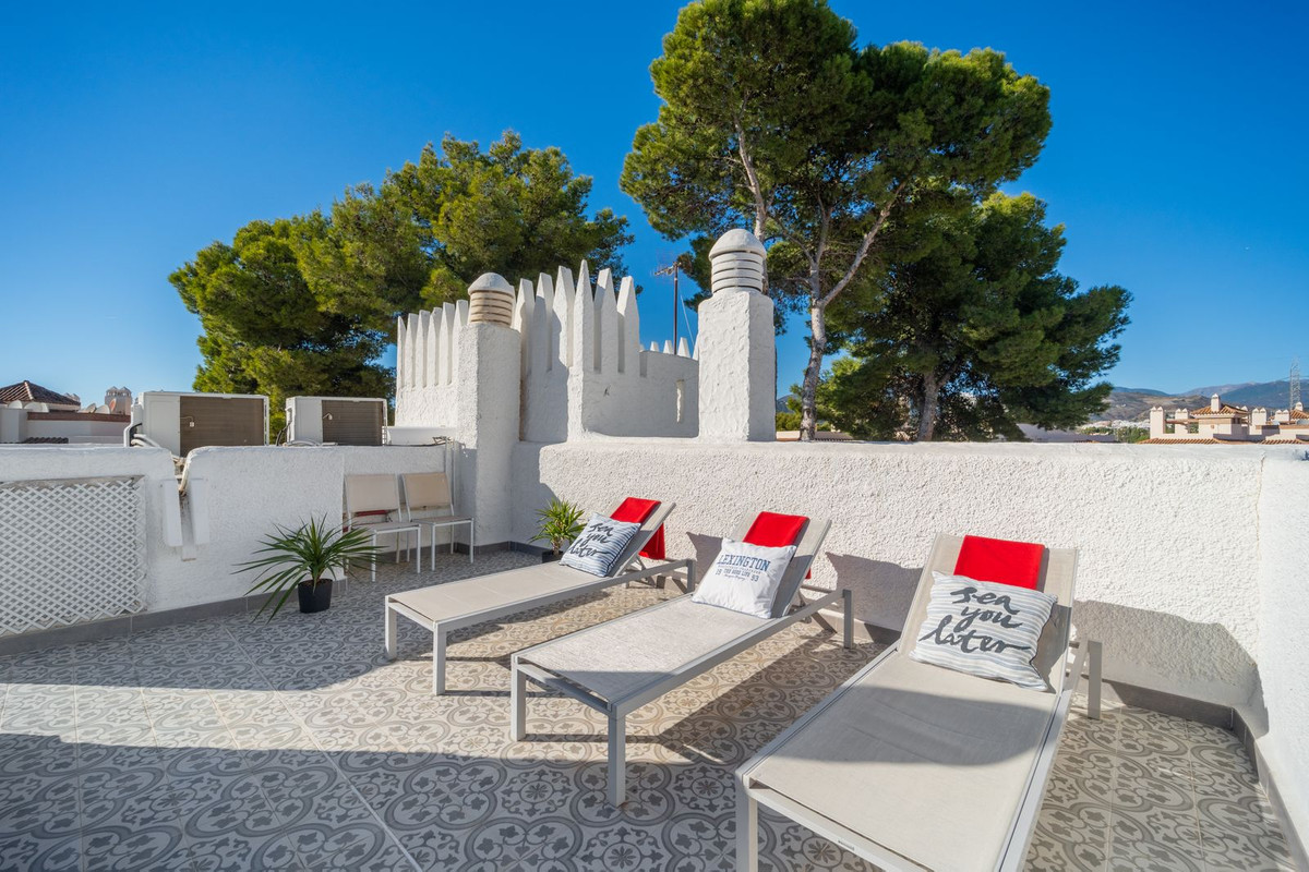 4 Bed Townhouse for sale in Nueva Andalucía Costa Del Sol, Málaga, Spain