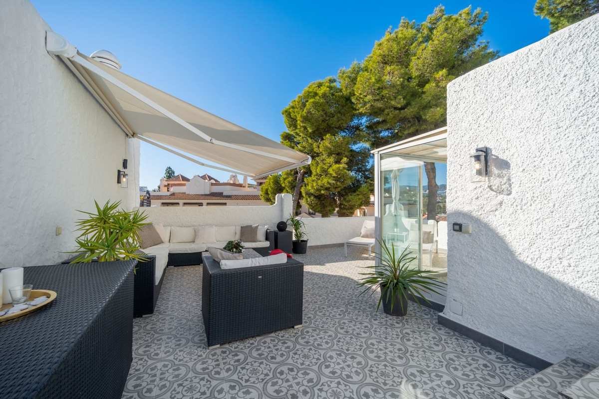 4 Bed Townhouse for sale in Nueva Andalucía Costa Del Sol, Málaga, Spain