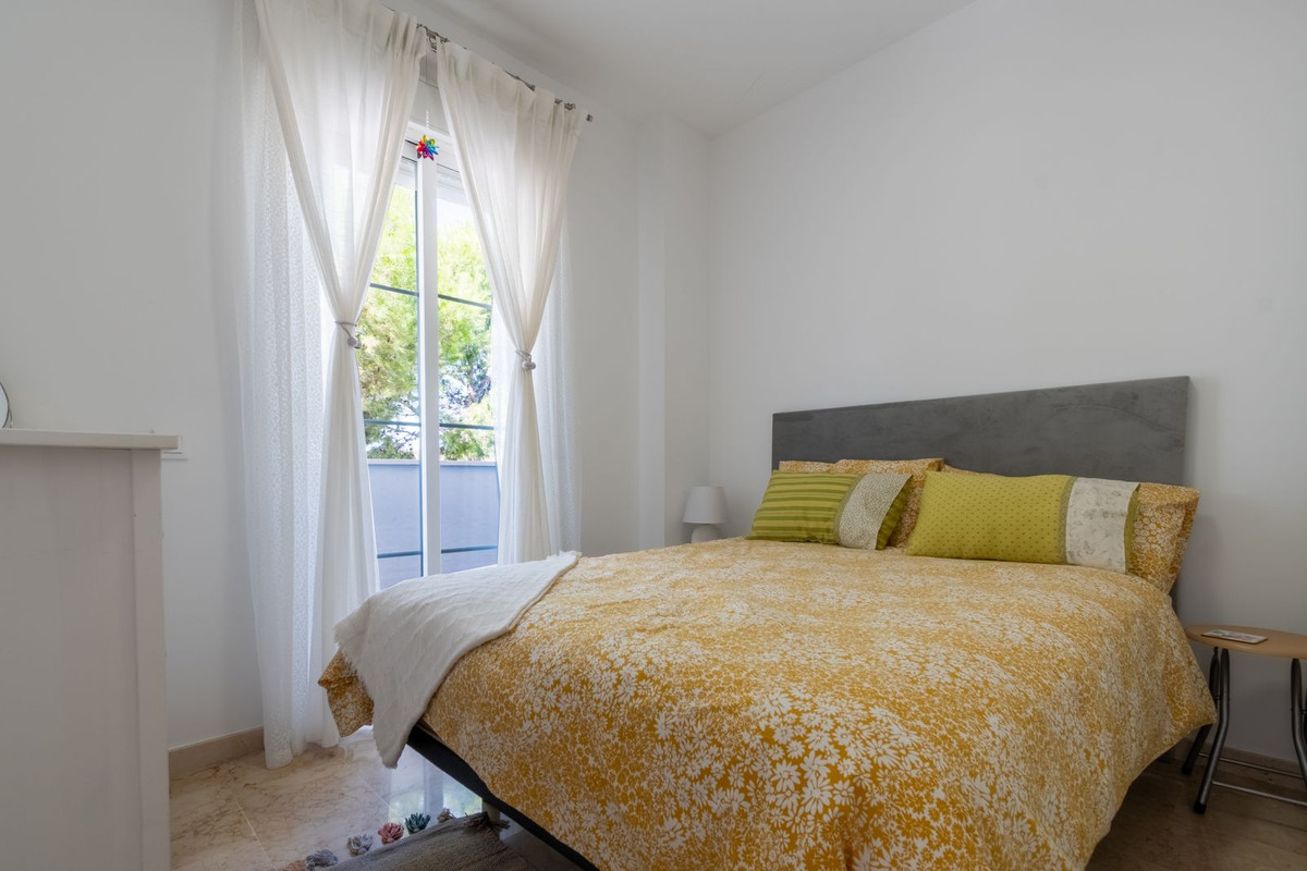 Se vende Apartamento Planta Media de 3 dormitorios en Costa Del Sol, Málaga, España