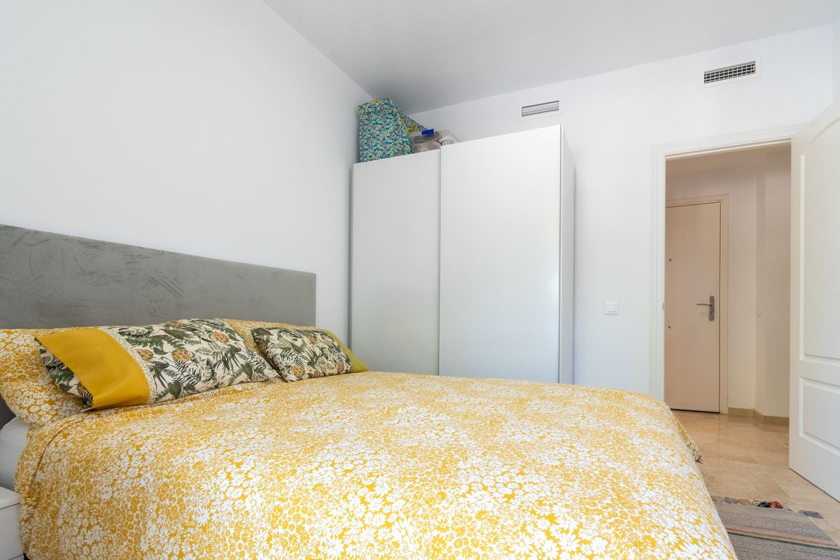 Se vende Apartamento Planta Media de 3 dormitorios en Costa Del Sol, Málaga, España