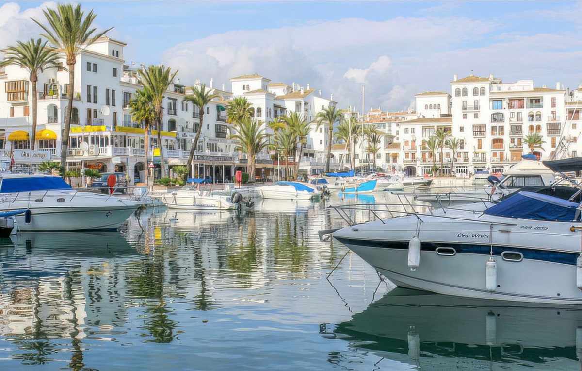 Se vende Apartamento Planta Media de 3 dormitorios en Costa Del Sol, Málaga, España