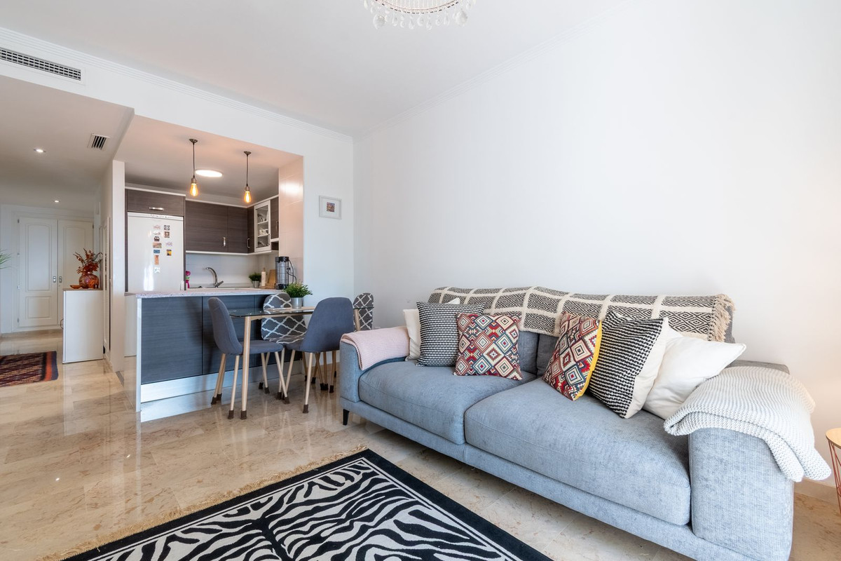 Se vende Apartamento Planta Media de 3 dormitorios en Costa Del Sol, Málaga, España