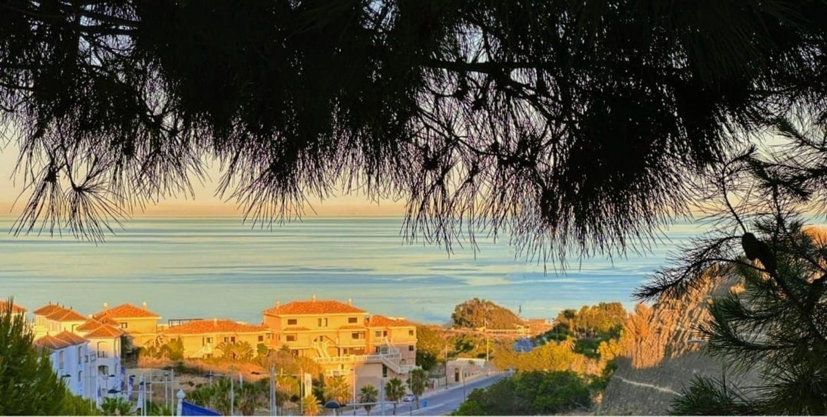 Se vende Apartamento Planta Media de 3 dormitorios en Costa Del Sol, Málaga, España