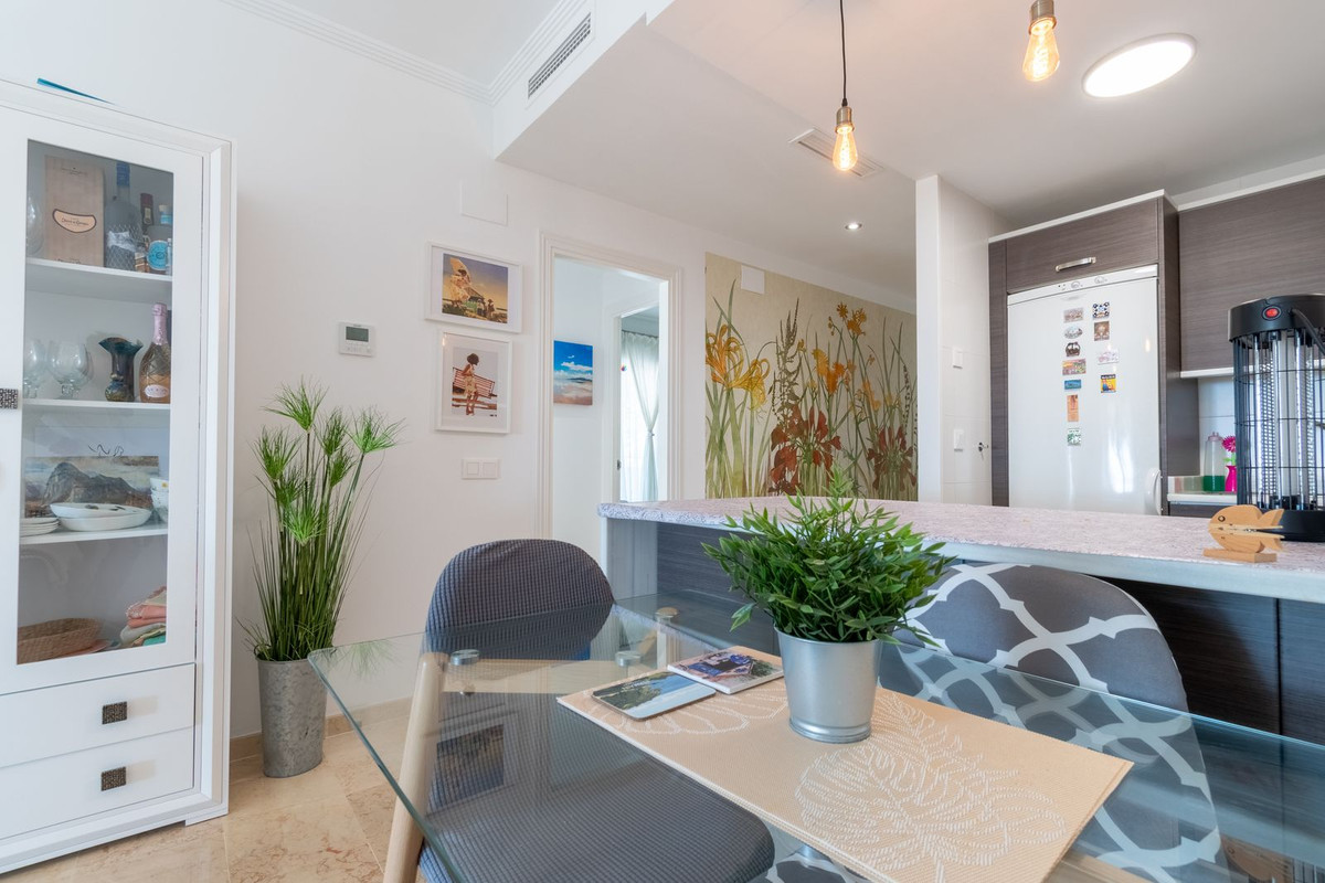 Se vende Apartamento Planta Media de 3 dormitorios en Costa Del Sol, Málaga, España