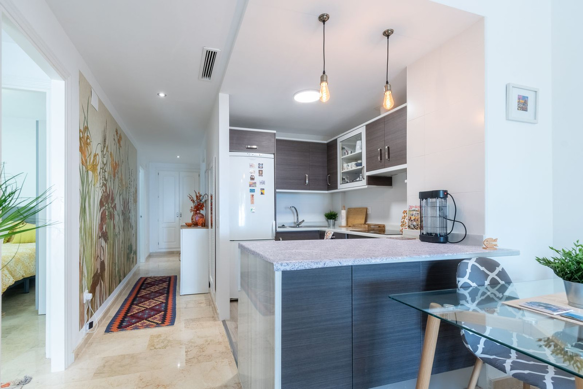 Se vende Apartamento Planta Media de 3 dormitorios en Costa Del Sol, Málaga, España