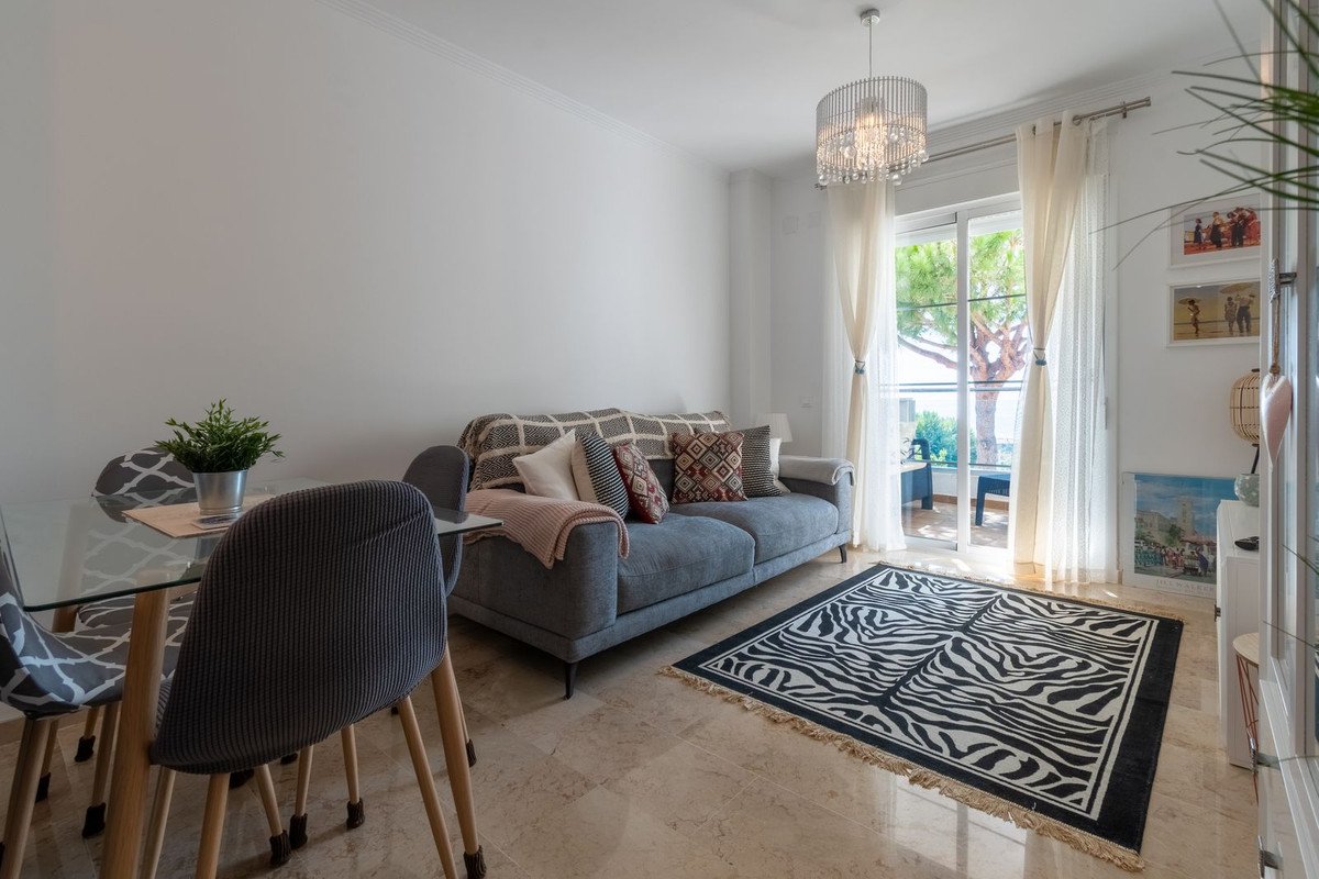 Se vende Apartamento Planta Media de 3 dormitorios en Costa Del Sol, Málaga, España