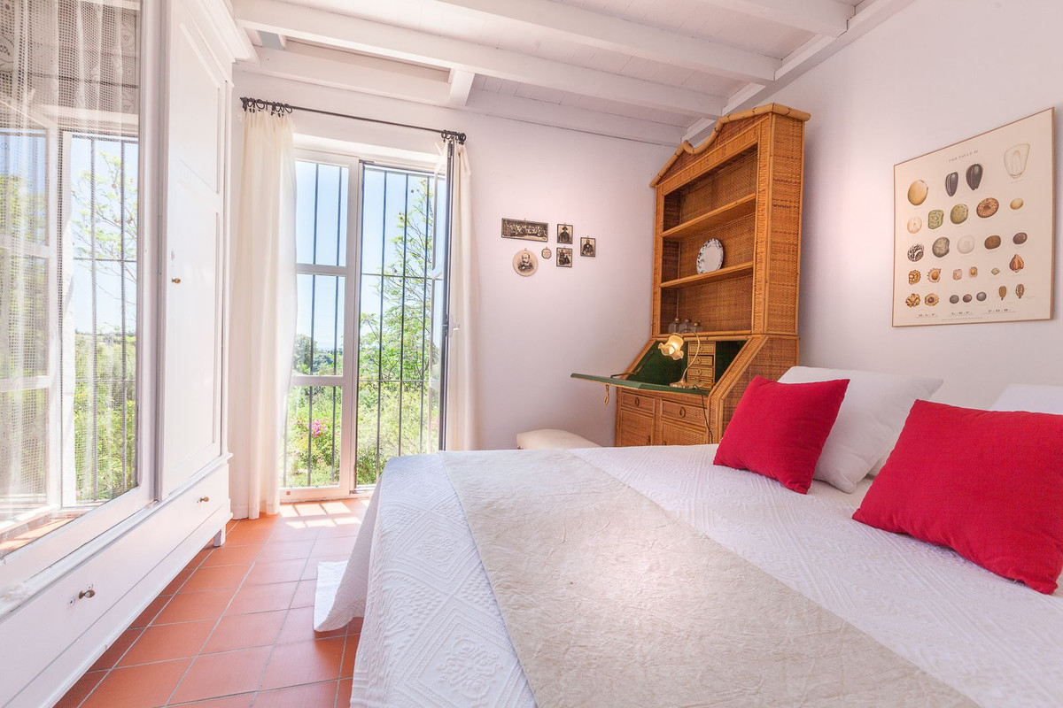 3 Bed Townhouse for sale in Estepona Costa Del Sol, Málaga, Spain