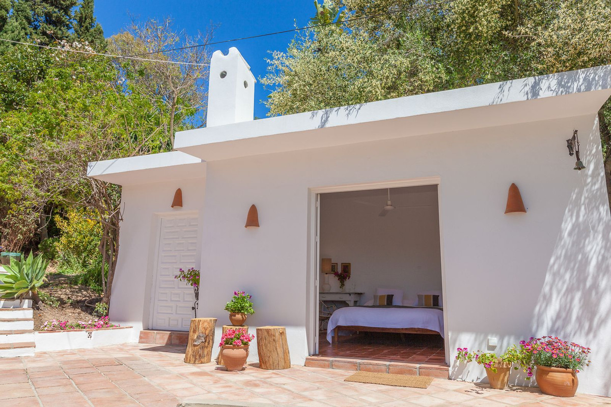 3 Bed Townhouse for sale in Estepona Costa Del Sol, Málaga, Spain