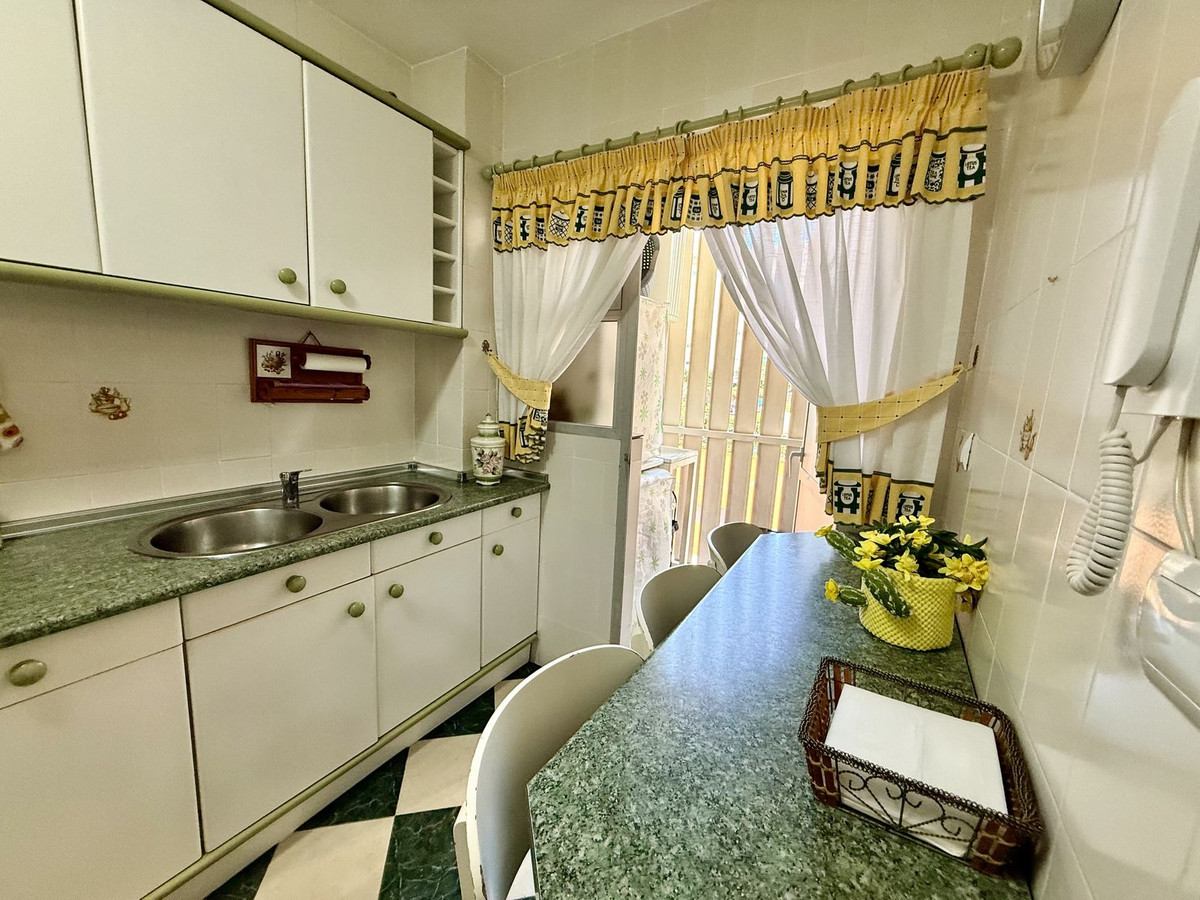 3 Bed Apartment for sale in Fuengirola Costa Del Sol, Málaga, Spain
