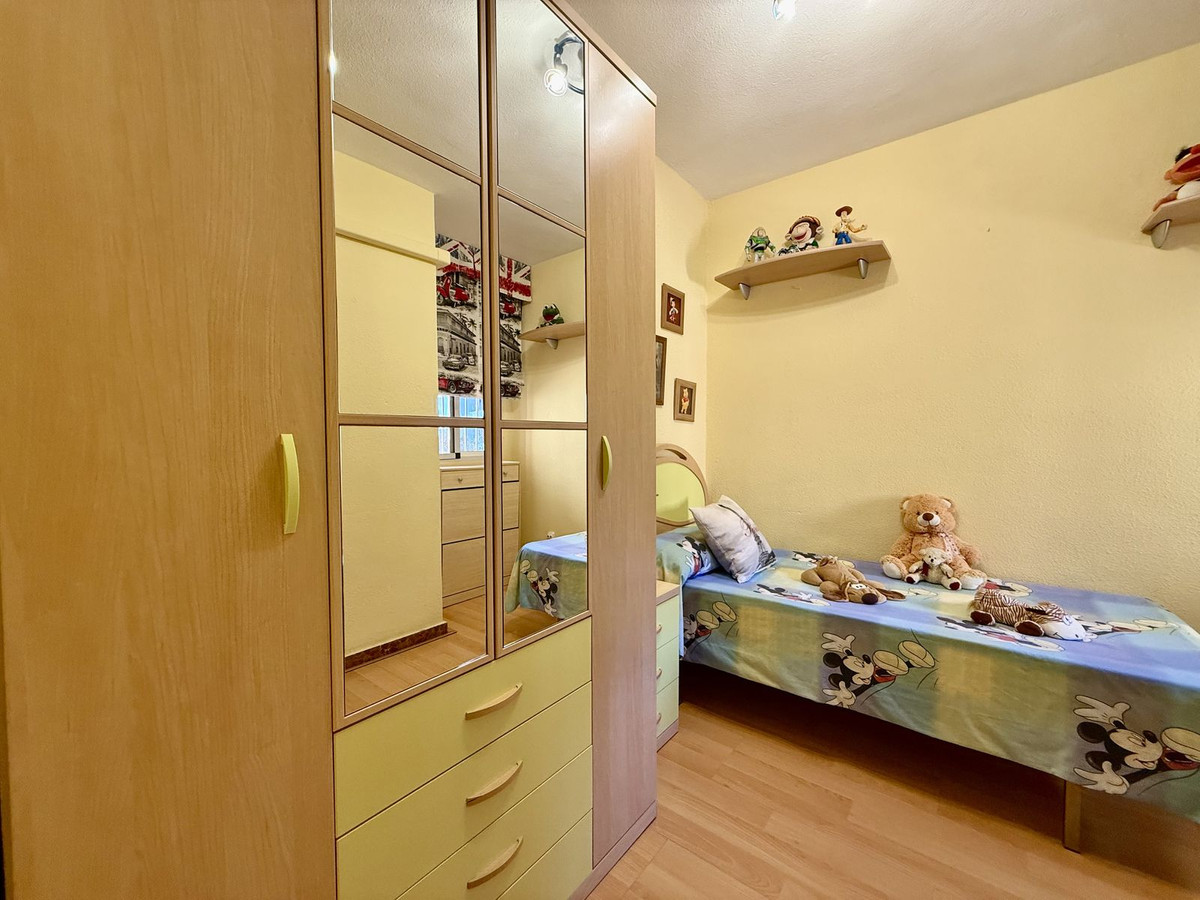 3 Bed Apartment for sale in Fuengirola Costa Del Sol, Málaga, Spain