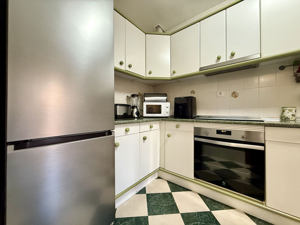 3 Bed Apartment for sale in Fuengirola Costa Del Sol, Málaga, Spain