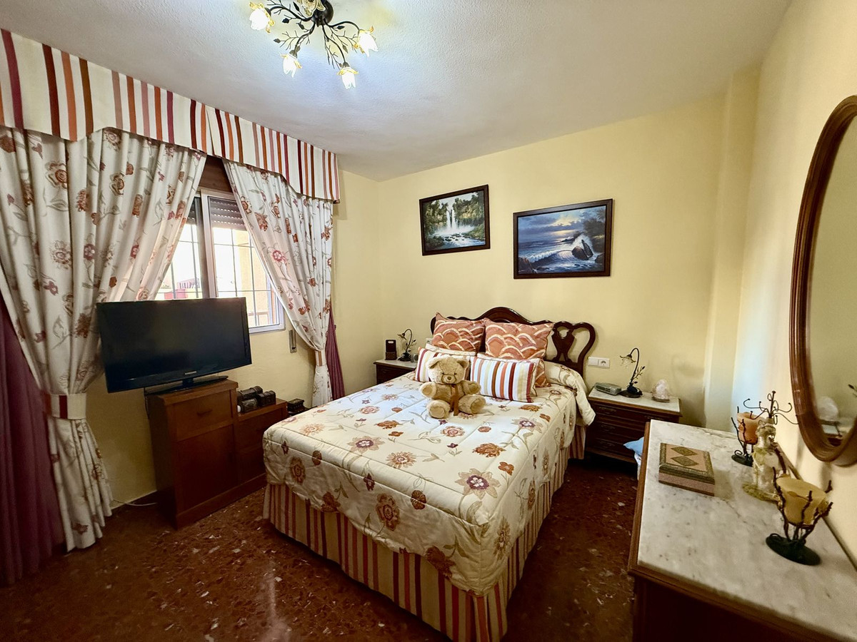 3 Bed Apartment for sale in Fuengirola Costa Del Sol, Málaga, Spain
