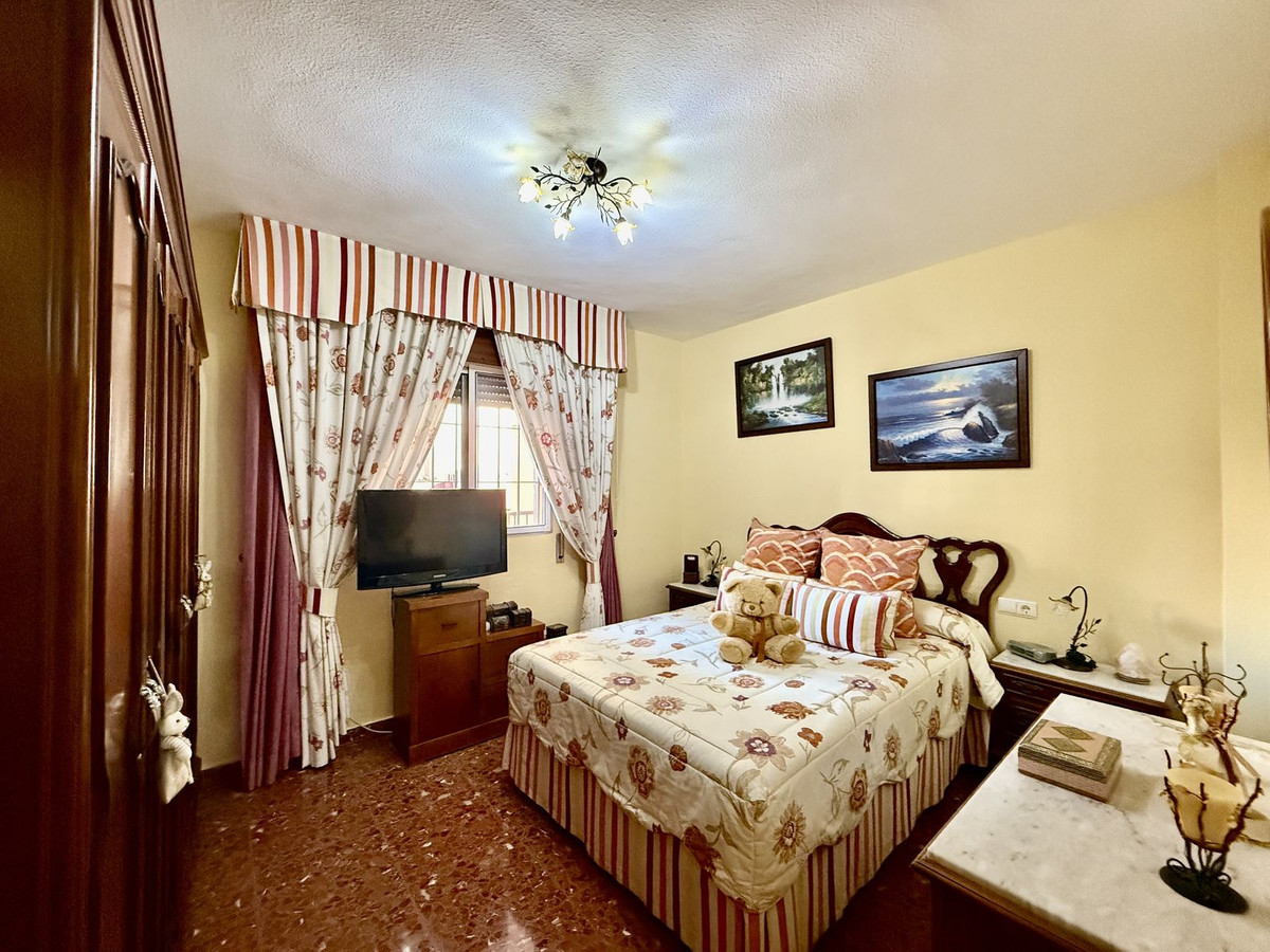 3 Bed Apartment for sale in Fuengirola Costa Del Sol, Málaga, Spain