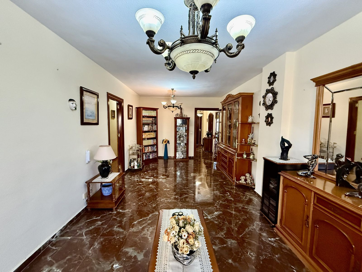3 Bed Apartment for sale in Fuengirola Costa Del Sol, Málaga, Spain
