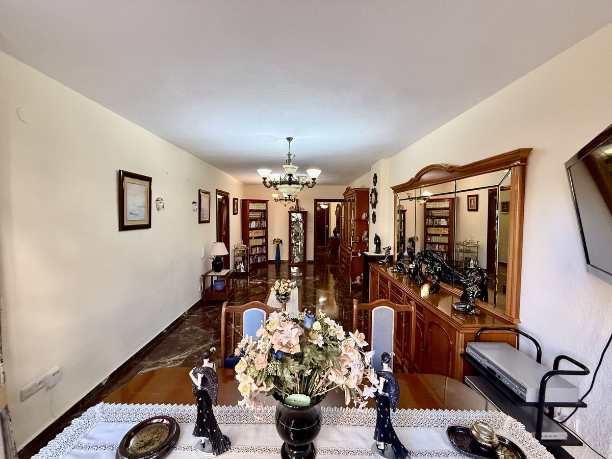 3 Bed Apartment for sale in Fuengirola Costa Del Sol, Málaga, Spain